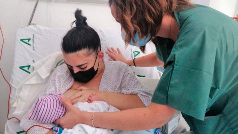 El Hospital de Jaén se suma al lema “Amamantar y trabajar: ¡hagamos que sea posible!”