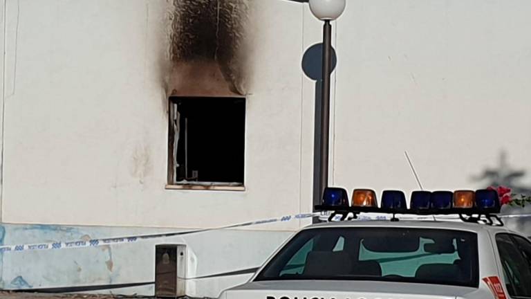 Los Bomberos extinguen un incendio en Onda Jaén