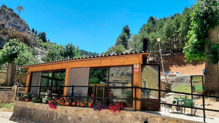 El kiosco-bar del área recreativa Nacimiento del Segura. / Junta de Andalucía.