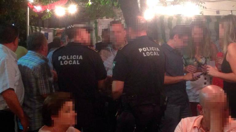 La Policía impone el toque de queda en la fiesta de Las Infantas