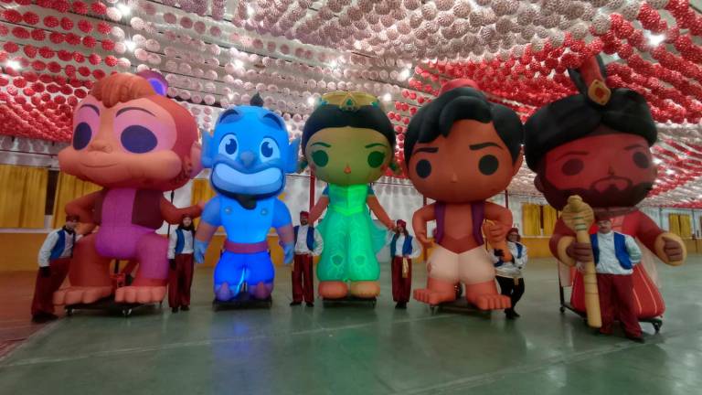 La ilusión es más fuerte que la lluvia: Melchor, Gaspar y Baltasar visitan la provincia