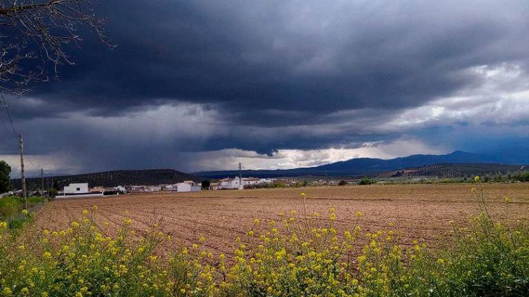 La lluvia acompaña a los jiennenses a lo largo de toda la jornada