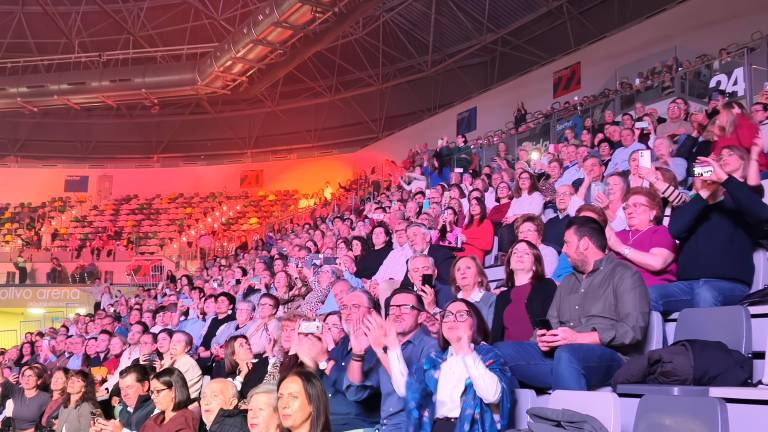 Fotogalería: Así se vivió el concierto de Raphael desde la pista