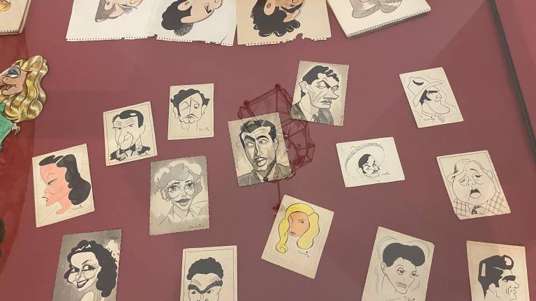 Medio siglo de retratos de la aguda ironía de Juan Guzmán