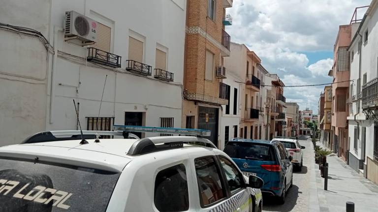 Un vecino de 69 años muere en el suceso aún confuso en Torredonjimeno