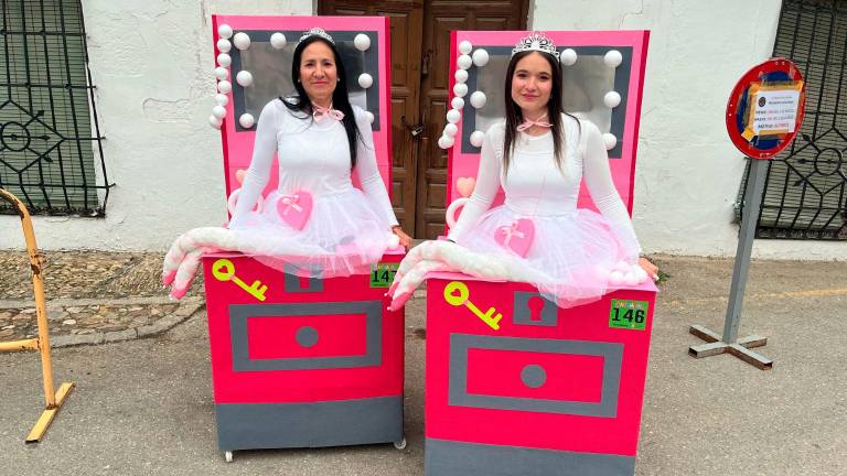 Espectacular pasacalles de Carnaval en Mengíbar, aquí el resumen