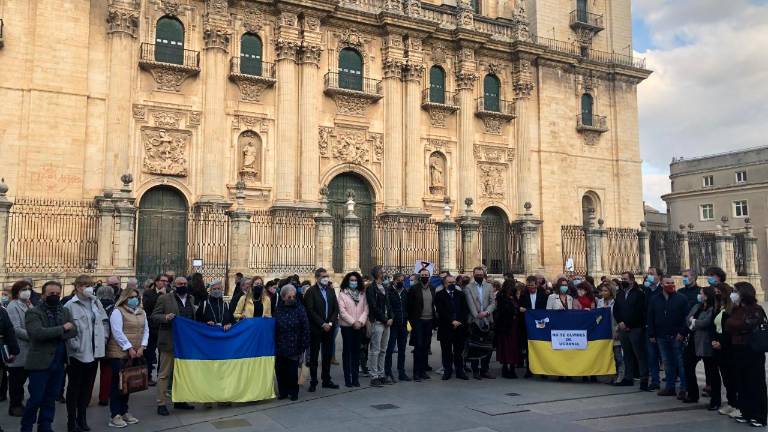 La capital se echa a la calle para mostrar su solidaridad con el pueblo ucraniano