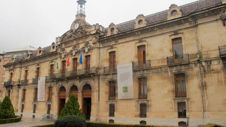 La Diputación afirma que la decisión de los colegios no compete a los ayuntamientos