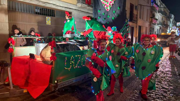 La ilusión es más fuerte que la lluvia: Melchor, Gaspar y Baltasar visitan la provincia