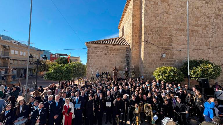Jamilena descubre un monumento en honor del músico Miguel Ángel Colmenero