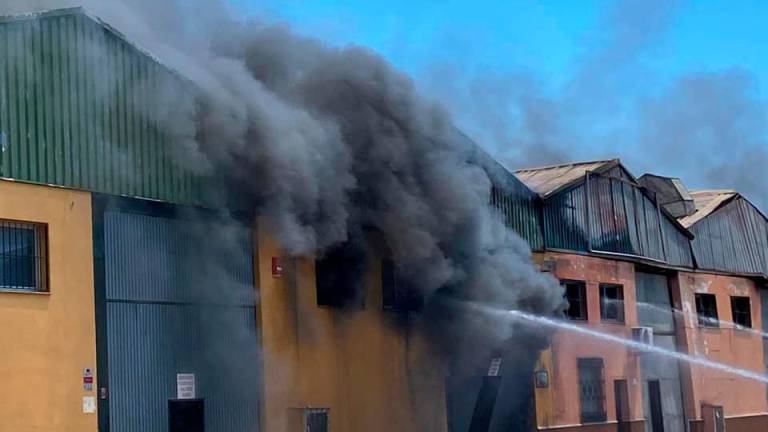 Los daños del incendio en el Polígono Industrial de Marmolejo, desde el aire