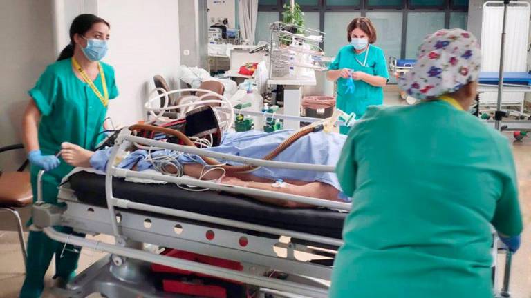 Analizan el riesgo de muerte por covid-19 según la edad