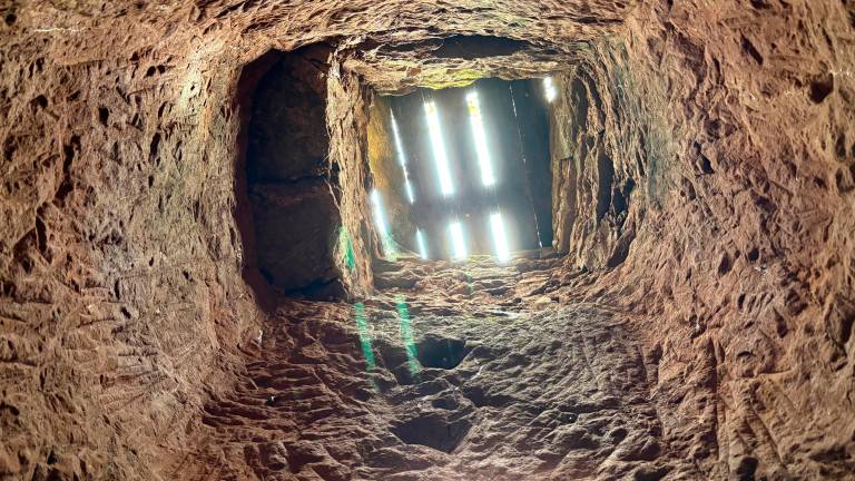 Bajo los pies de Arquillos: Un mundo subterráneo que reescribe su historia