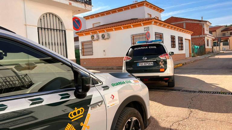 Buscan a una mujer por apuñalar presuntamente a su pareja en Puente de Génave