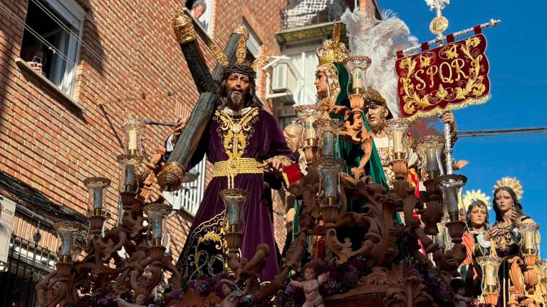 El Gran Poder lleva por Jaén el fervor desde Peñamefécit