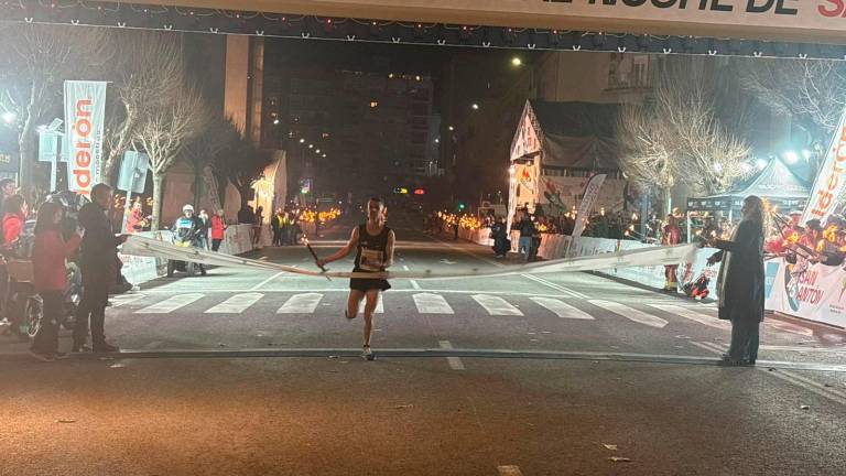 Fotogalería: La noche en la que Jaén ardió y corrió al unísono por la San Antón