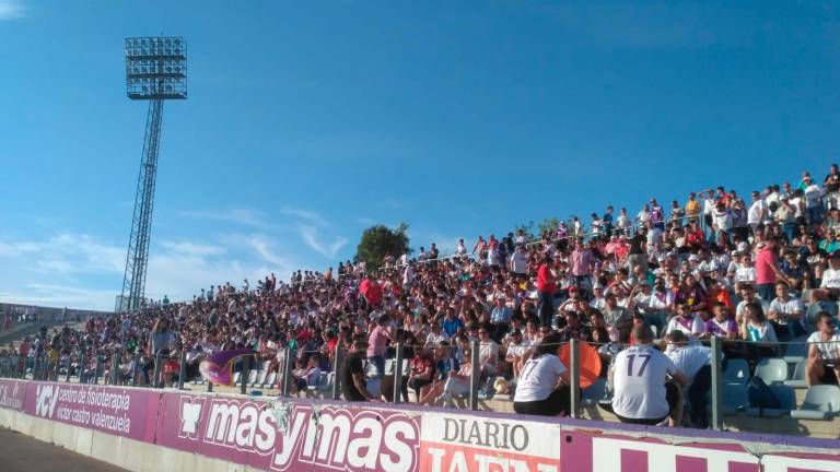 Arranca el partido Real Jaén-Algeciras con un estadio a rebosar