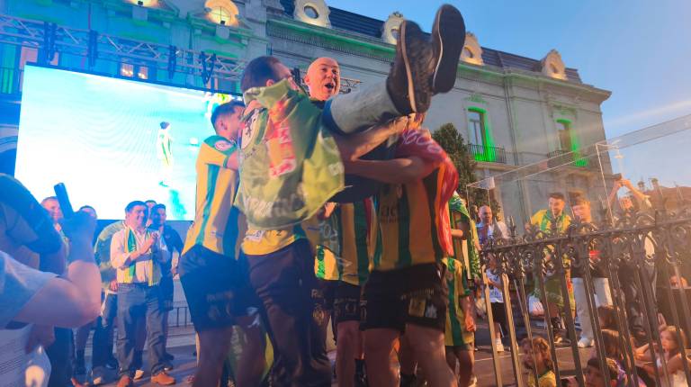 Los mejores momentos de la celebración de la Copa del Rey del Jaén Paraíso Interior