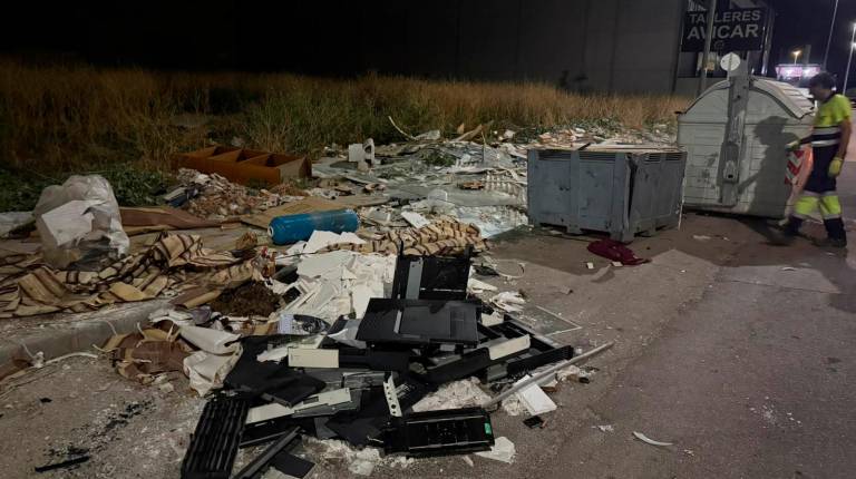 El Ayuntamiento de Jaén tramita una sanción a los propietarios del solar del Polígono de Los Olivares por insalubridad