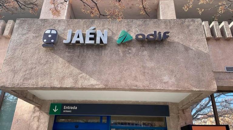 <i>Acceso a la estación de Renfe. / Europa Press.</i>