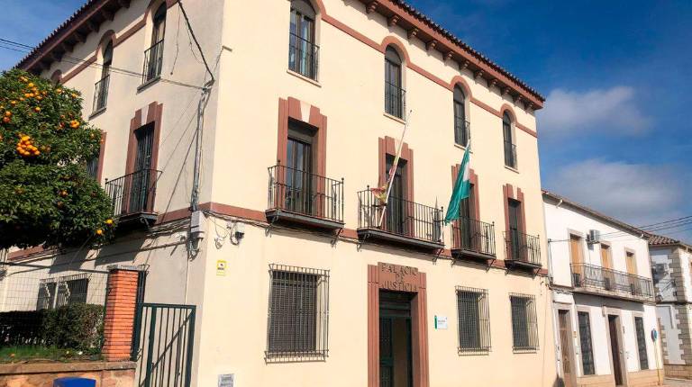 <i>Juzgados de La Carolina, a donde han sido remitidas las diligencias de la investigación. / Archivo. / Diario JAÉN.</i>