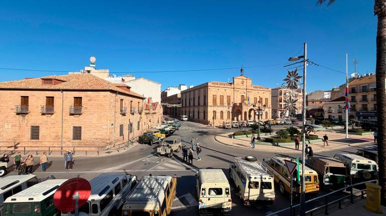 Fotogalería: Linares revive su prestigioso pasado motorizado con la “Quedada de Amigos del Land Rover Santana”