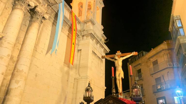 Los mejores momentos de la procesión extraordinaria de la Buena Muerte por su centenario