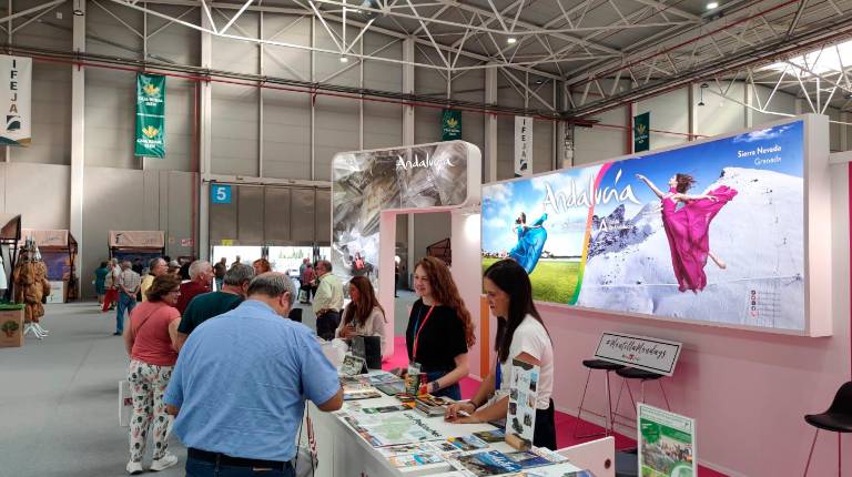 <i>FOTOGALERÍA. Expositores y ambiente en la feria durante el fin de semana. / Diario JAÉN.</i>