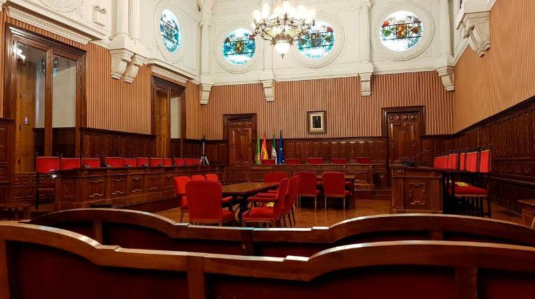 <i>Salón de plenos de la Diputación de Jaén. Archivo.</i>
