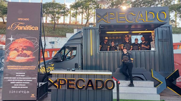 <i>Imagen del food truck de XPecado. Ana Lechuga. / Diario JAÉN.</i>