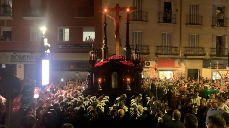 Los mejores momentos de la procesión extraordinaria de la Buena Muerte por su centenario