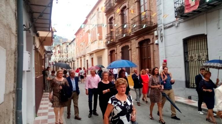 La llovizna no puede con la fe