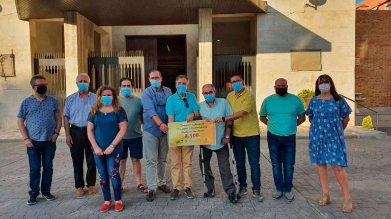 SOLIDARIDAD. <i>Acto de entrega del cheque a la Fundación Don Bosco. </i>