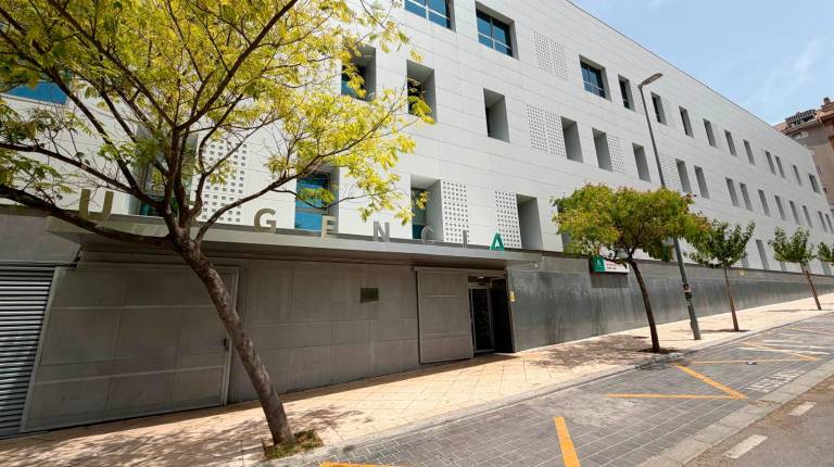 <i>Fachada de Urgencias del Centro de Salud del Bulevar (F. J. Marín).</i>