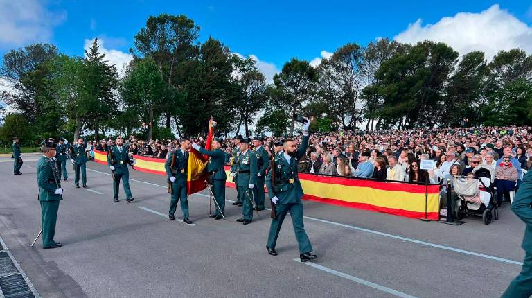 <i>Un momento de la jura de bandera en la Academia de Cabos y Guardias de Baeza. / Jason Moyano. / Diario JAÉN.</i>