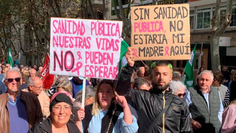 Jaén se levanta en defensa de la sanidad pública
