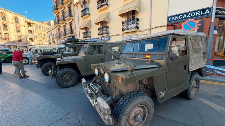 Fotogalería: Linares revive su prestigioso pasado motorizado con la “Quedada de Amigos del Land Rover Santana”