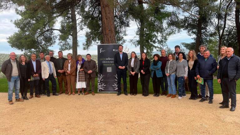 Seis aceites de oliva virgen extra convencionales y dos ecológicos forman los Jaén Selección 2026