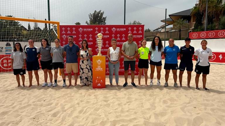 <i>X Copa RFEF de fútbol playa femenino. / Ayuntamiento de Jaén.</i>