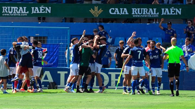 El Linares busca un triunfo que le acerque más al play off