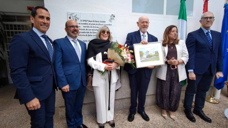 El IPEP de Jaén ya se llama Juan Eslava Galán: “Es un homenaje a los profesores de mi generación”