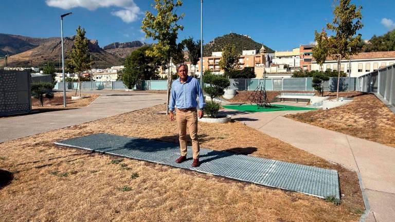 El PP de Jaén denuncia el “estado de abandono” de los jardines de La Alameda