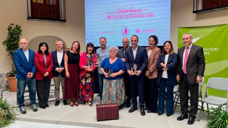 Macrosad distingue iniciativas y profesionales que fomentan las relaciones intergeneracionales