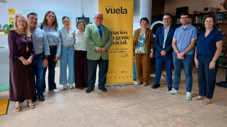 <i>Inauguración Punto Vuela de Huesa tras su renovación. / Junta de Andalucía.</i>