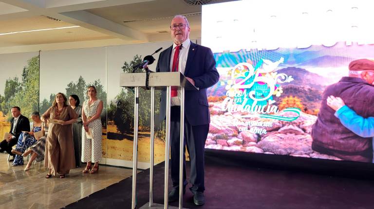 <i>Julio Millán Medina, en la celebración del 25 aniversario de Edad Dorada - Mensajeros de la Paz Andalucía. / Imágenes de Carmen Jiménez / Diario JAÉN. </i>