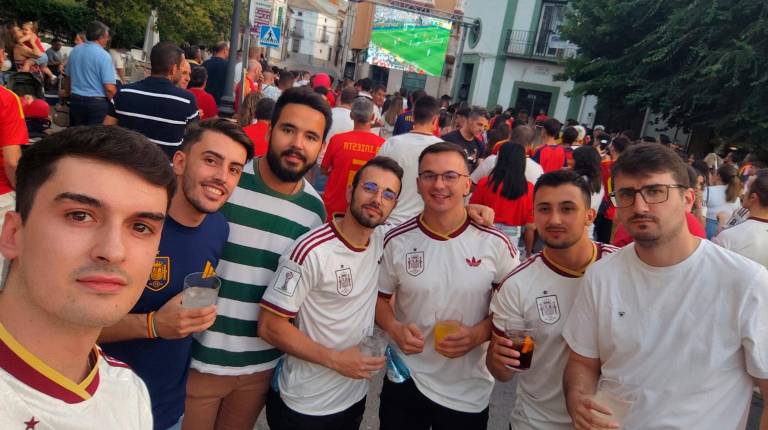 Fotogalería: Jaén se convierte en una fiesta para celebrar el triunfo de la selección