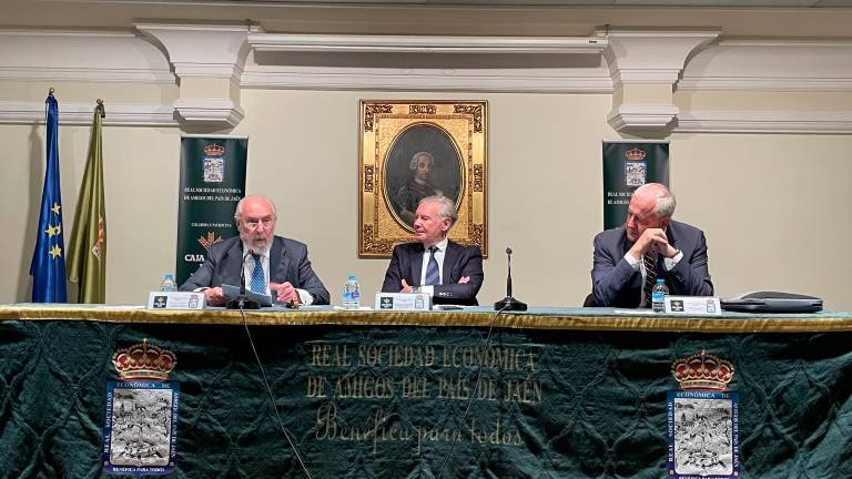 Manuel Aragón Reyes diserta sobre el valor de la Constitución