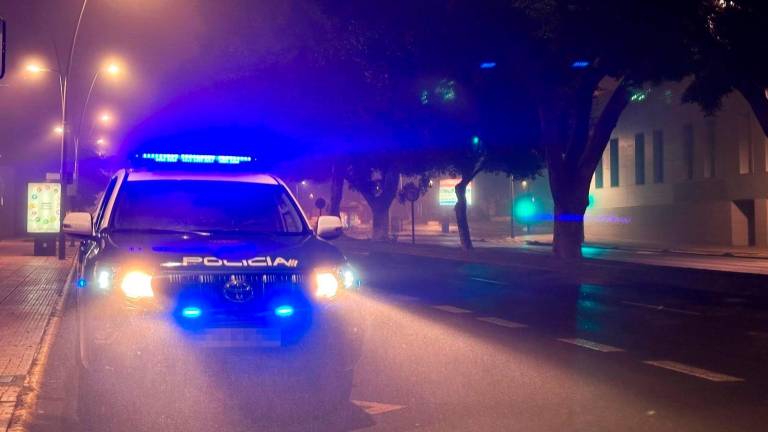 Detenido un menor en Almería acusado de apuñalar a un hombre en la espalda
