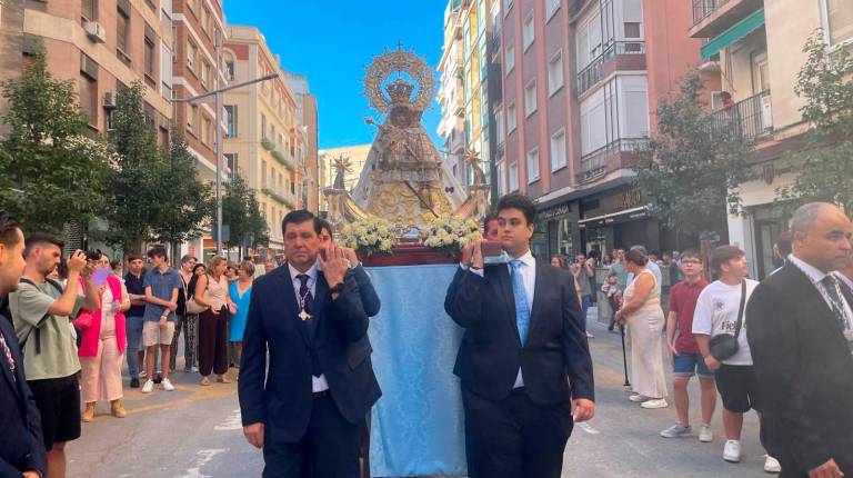La Virgen de la Capilla lleva esperanza y consuelo al Hospital de Jaén