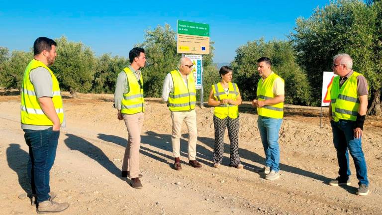 Cerca de 900.000 euros para mejorar caminos rurales en Baeza, Begíjar y Jabalquinto